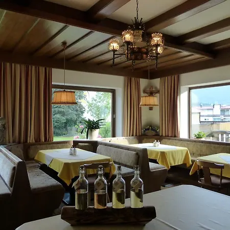 Pension Theresianna 3*